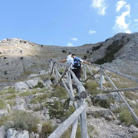 Nido Ξενοδοχείο 3*