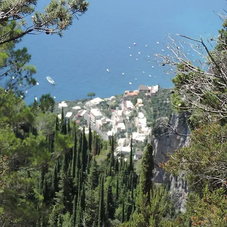 Nido Ξενοδοχείο 3*