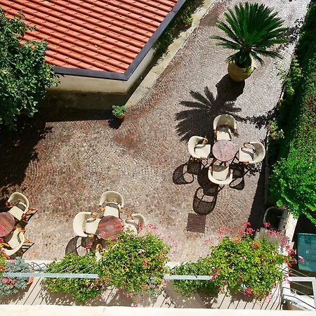 Hotel Nido 3*